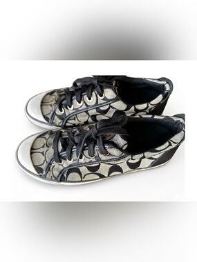 Coach Signature Canvas Low-Top Sneakers in Black and Cream size 7